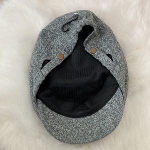 NWOT D&Y grey newspaper boy cap